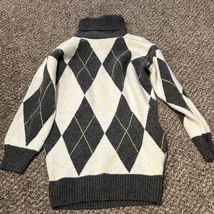 Women’s oversized Sweater - Black and Gray size S.
